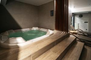 Riverside Vista Luxury Wellnes & Spa by UniqueRent