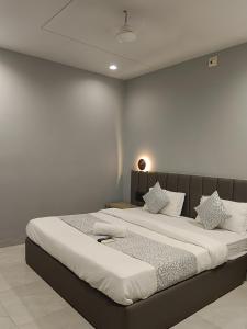 Hotel Tirth