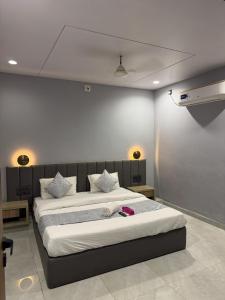 Hotel Tirth