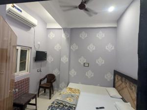 Radha Vallabh Dham