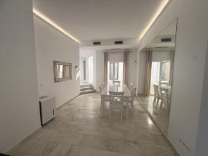 Casa en Marbella para 6 con playa y 2 piscinas