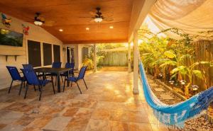 IAH Spacious 4BR Retreat 5 Beds Sleeps 10
