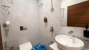 Hotel Mi Residency - Near Thane Railway Station