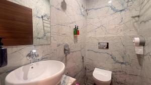 Hotel Mi Residency - Near Thane Railway Station