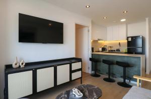 Fantastic 2BR with Pool near the Costa Verde by Geko