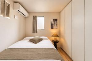 9 minutes to Shinjuku , New 97m2 House, 3 Bedrooms, Free Parking