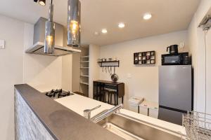 9 minutes to Shinjuku , New 97m2 House, 3 Bedrooms, Free Parking