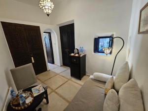 Riad lOasis - Suite avec salon privé - Petit-déjeuner inclus