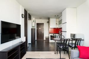 Solec Powiśle Signature Apartment by BookingHost