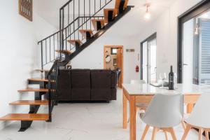 BLUE OCEAN COTTAGE with private heated Pool