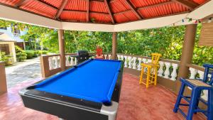 Apartamentos a 15 mins Malecón Samaná con Piscina, Billar y Patio, 5 habs