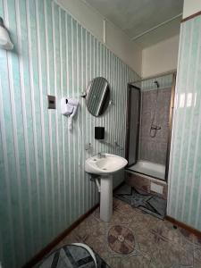 Hostal y Residencial El Mundial