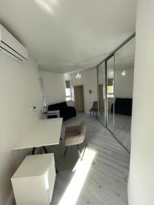 Apartment near Train Station Klima free Parking