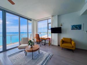 The Dawn - Oceanfront Superior King Suite