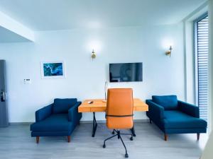 Blue Ocean -A Sky Harbour Oceanfront Twin Suite