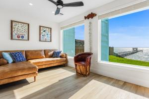 Castaways Retreat and Private Pier