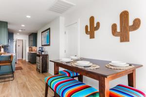 Castaways Retreat and Private Pier