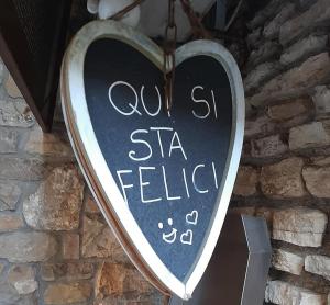 Qui si sta felici