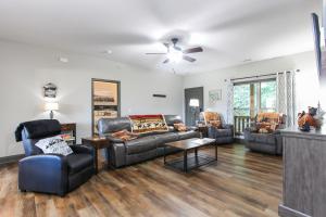 Grant & Garretts Mountain Hideaway