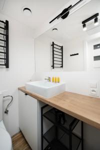 Plac Wolności Homely Apartment by BookingHost