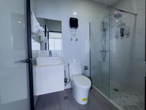 The Bloom - Oceanfront King Suite