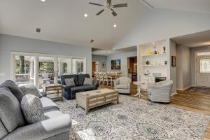 3 Magnolia Crescent 4 BR Sea Pines Golf Home Pool Hot Tub Bikes & Beach gear included