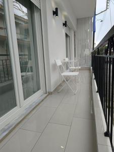 Almond Jacuzzi Suites - Private Indoor Jacuzzi - Self Check-In - Free & Easy Street Parking