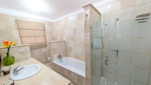 Cana Life Luxury Villa Cueva - Private Cave Villa at Cocotal Golf