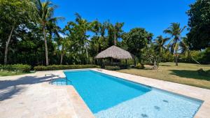 Cana Life Luxury Villa Cueva - Private Cave Villa at Cocotal Golf