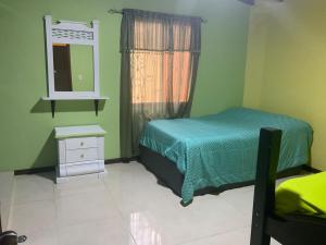 Hostal Los Lirios Segundo Piso Familiar