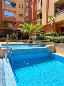 Modern Apartment with Swimming Pool, Air Conditioning, Fiber, SmartTV and Balcony