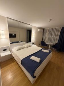 Apartment hotel