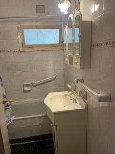 2 Ambientes zona Las Heras y Colon