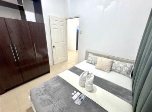 Royal Palms Tres 1359