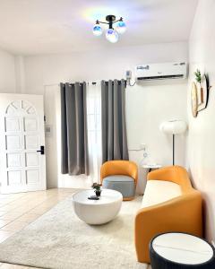 Royal Palms Tres 1359