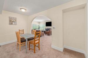 Private 4BR House Free Parking Near Airport &Mall
