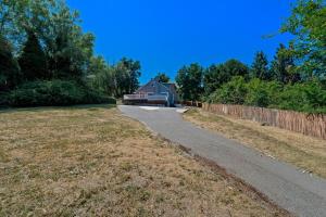 Private 4BR House Free Parking Near Airport &Mall