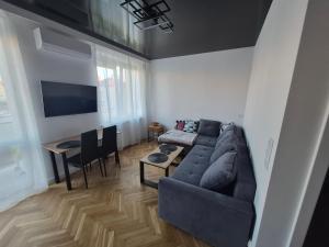 Apartbia