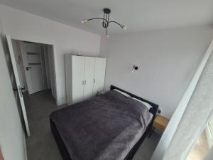 Apartbia