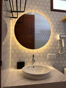 The Renon Residence Twin Bedroom 308