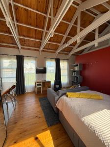 Mountain View flat