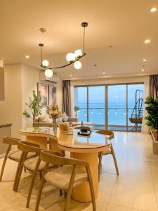 The Sóng Vũng Tàu Apartment - Infinity Pool, Sea View & Near Beach By Pt
