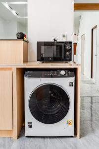 Jasmine Villa - Suite & Balcony- BTS Thonglor