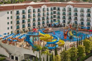 Courtyard by Marriott Anaheim Theme Park Entrance