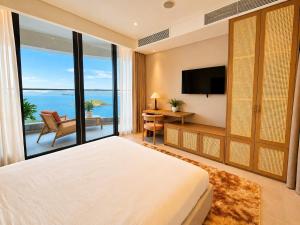 PARAMOUNT OCEAN RESIDENCE by SAN OTARU