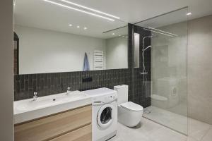 Artistic 2BR in the Heart of Old Town