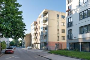2 BR in Kadriorg with Sauna Balcony and Free Parking