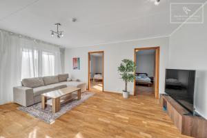 2 BR in Kadriorg with Sauna Balcony and Free Parking
