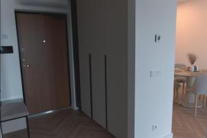 Luxury Apartment with Private Parking Near AKROPOLIS!