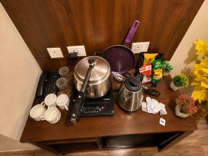 Cozy studio near Pari Chowk & Expo mart